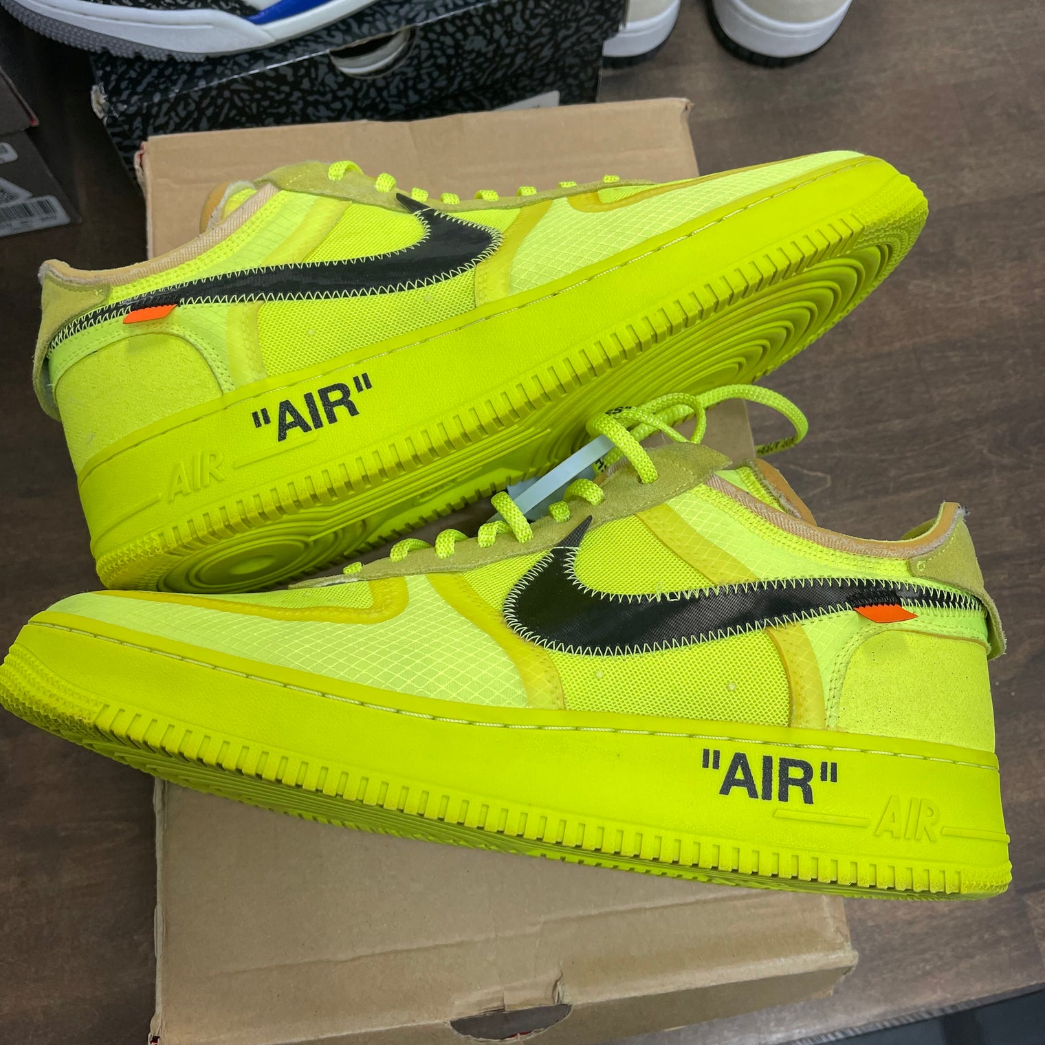 Off-White Volt Air Force 1 (USED)