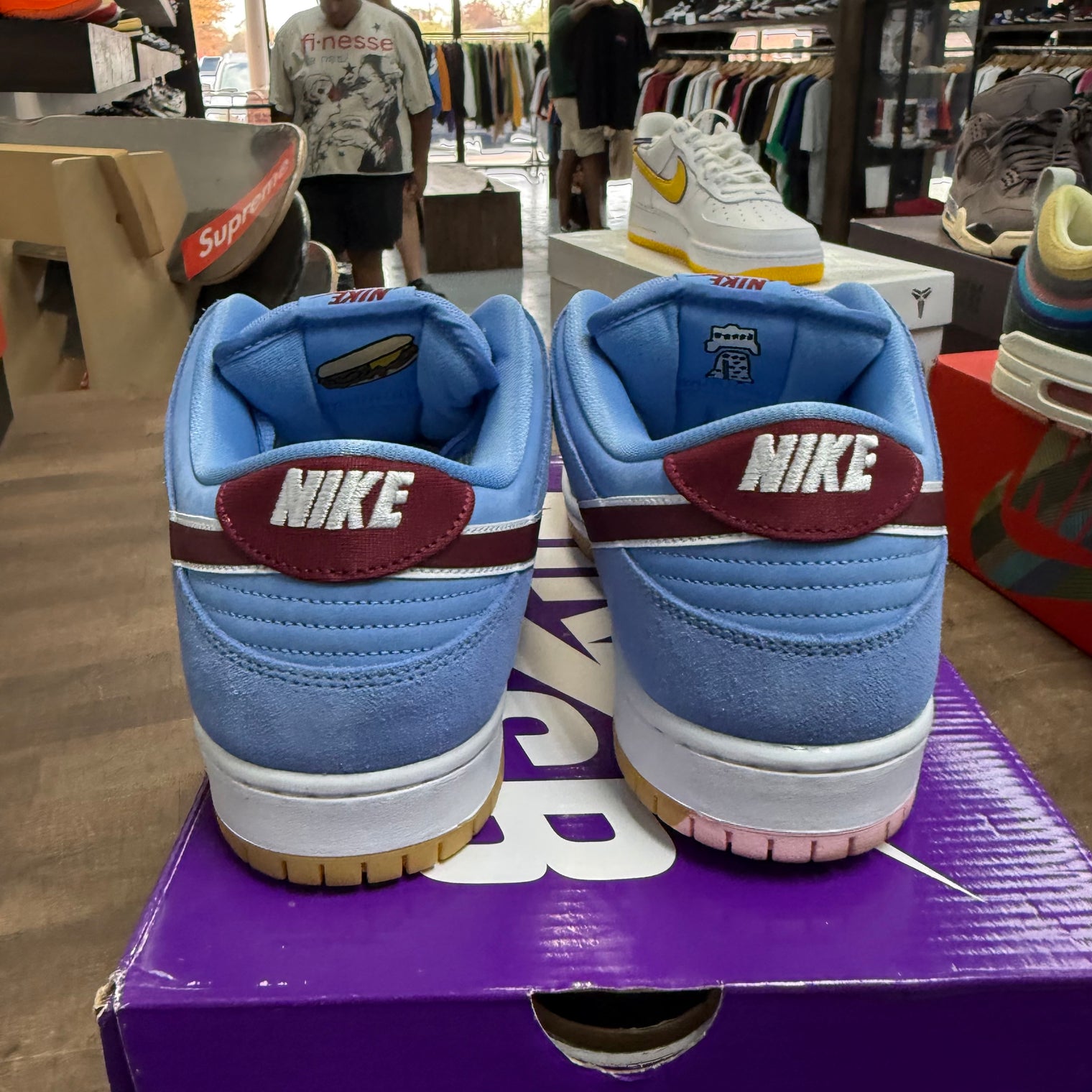 Philadelphia Phillies Nike SB Dunk Low (USED)