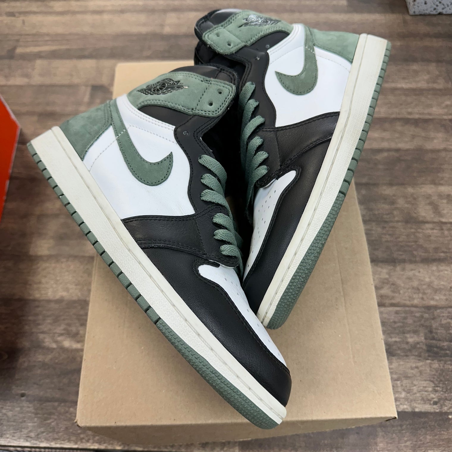 Clay Green Jordan 1 High (USED, No Box)
