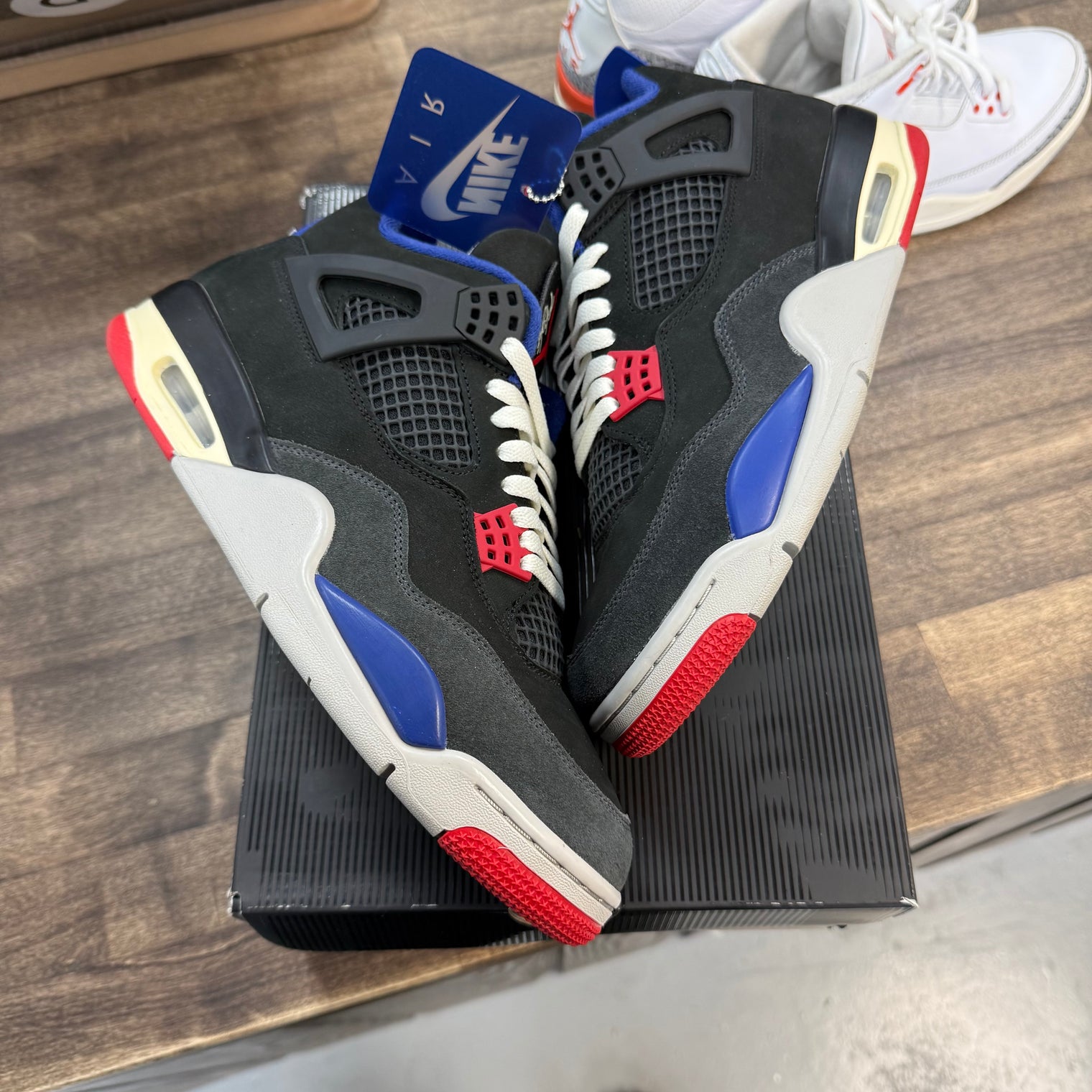 Jordan 4 Retro Rare Air (Gold Lettering) (US 11) (USED)