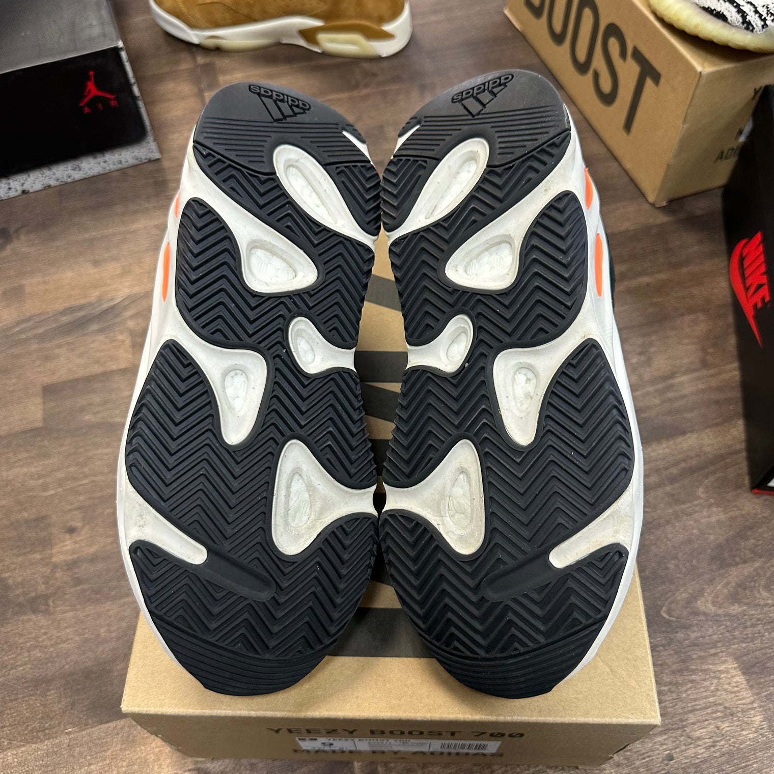 Waverunner Yeezy 700 (USED)