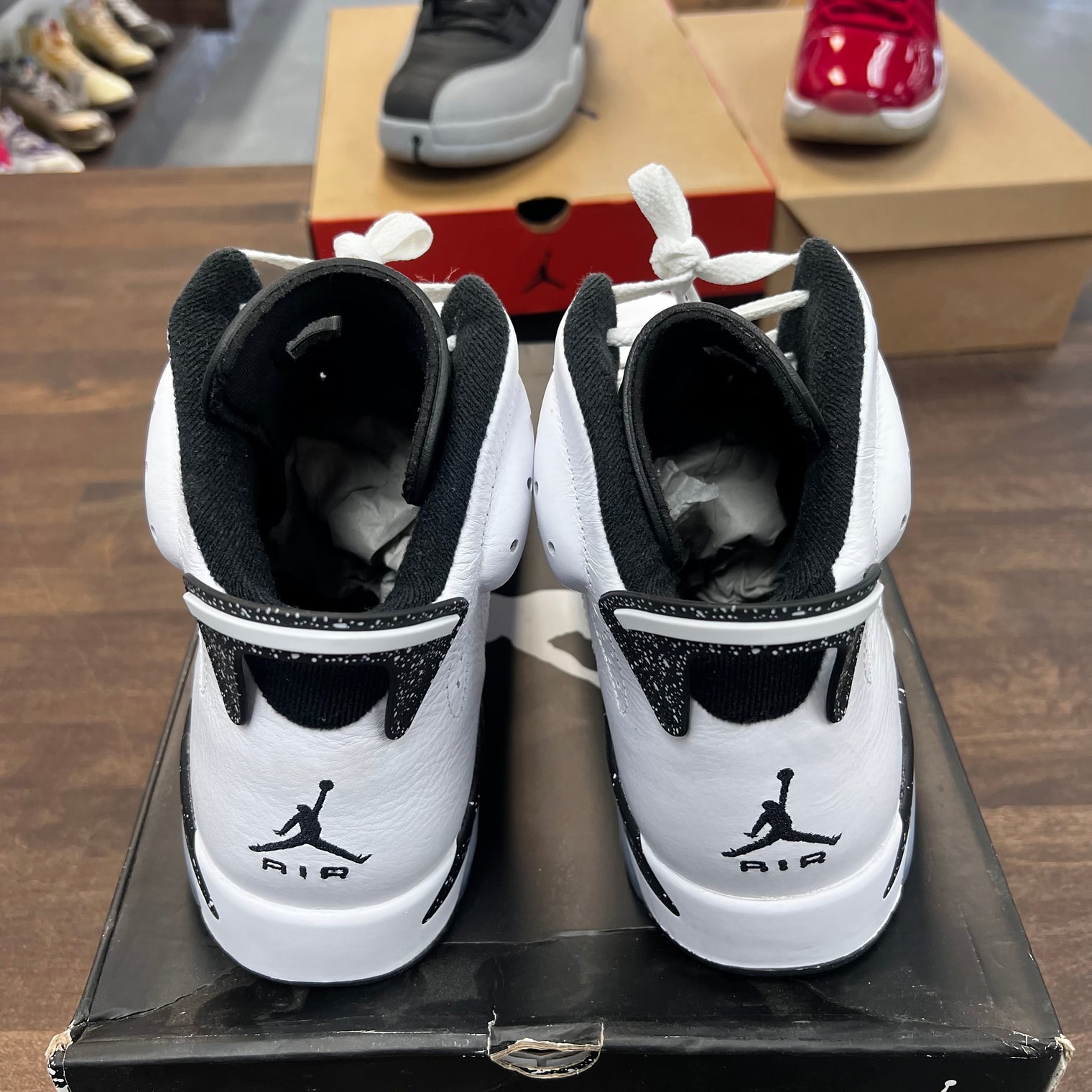 Reverse Oreo Jordan 6 (USED)