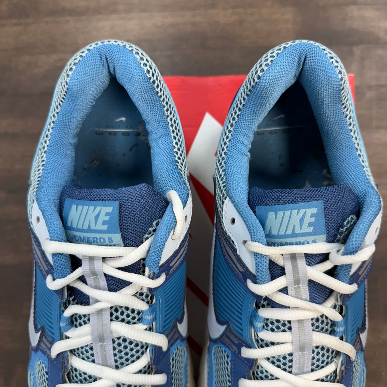 Mystic Navy Worn Blue Vomero 5 (USED)