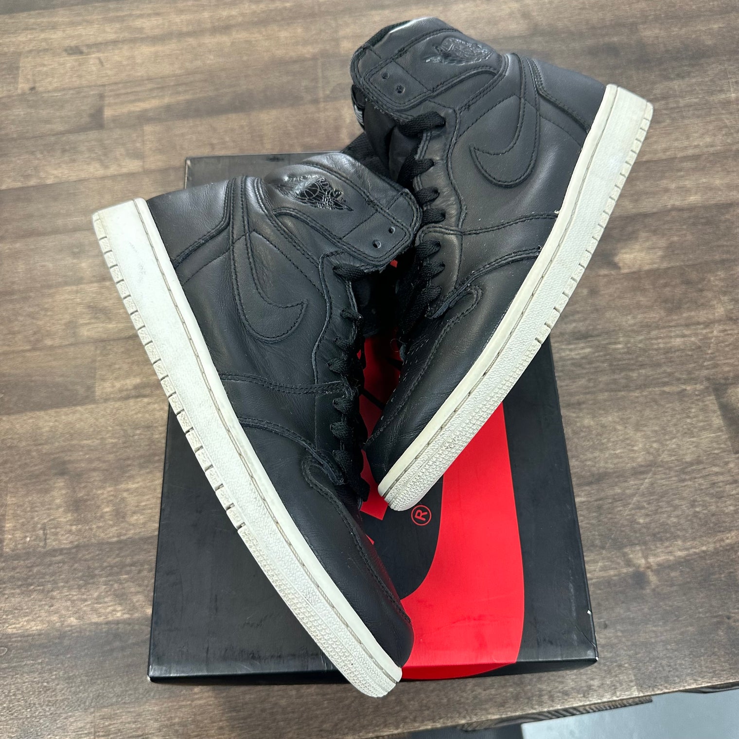 Cyber Monday Jordan 1 High (USED)