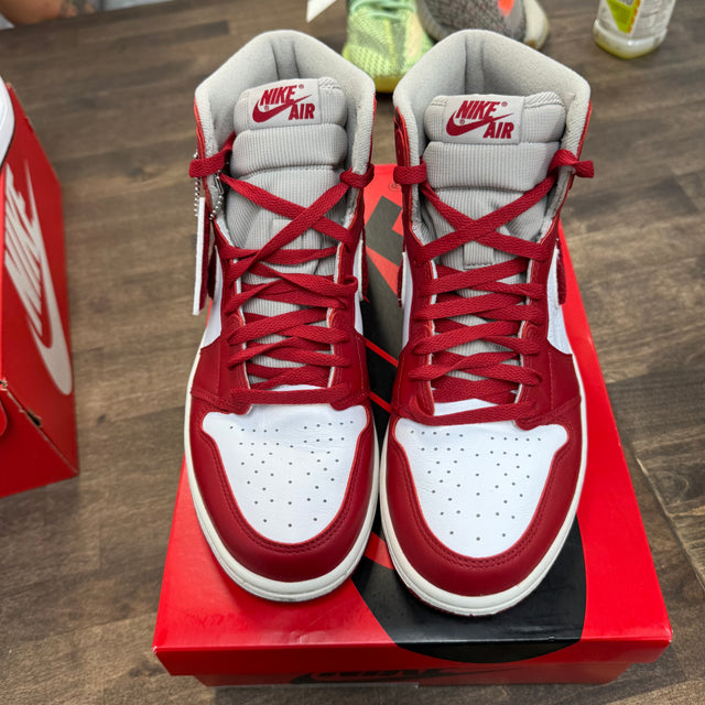 Varsity Red Chenille Jordan 1 High (W) (USED)