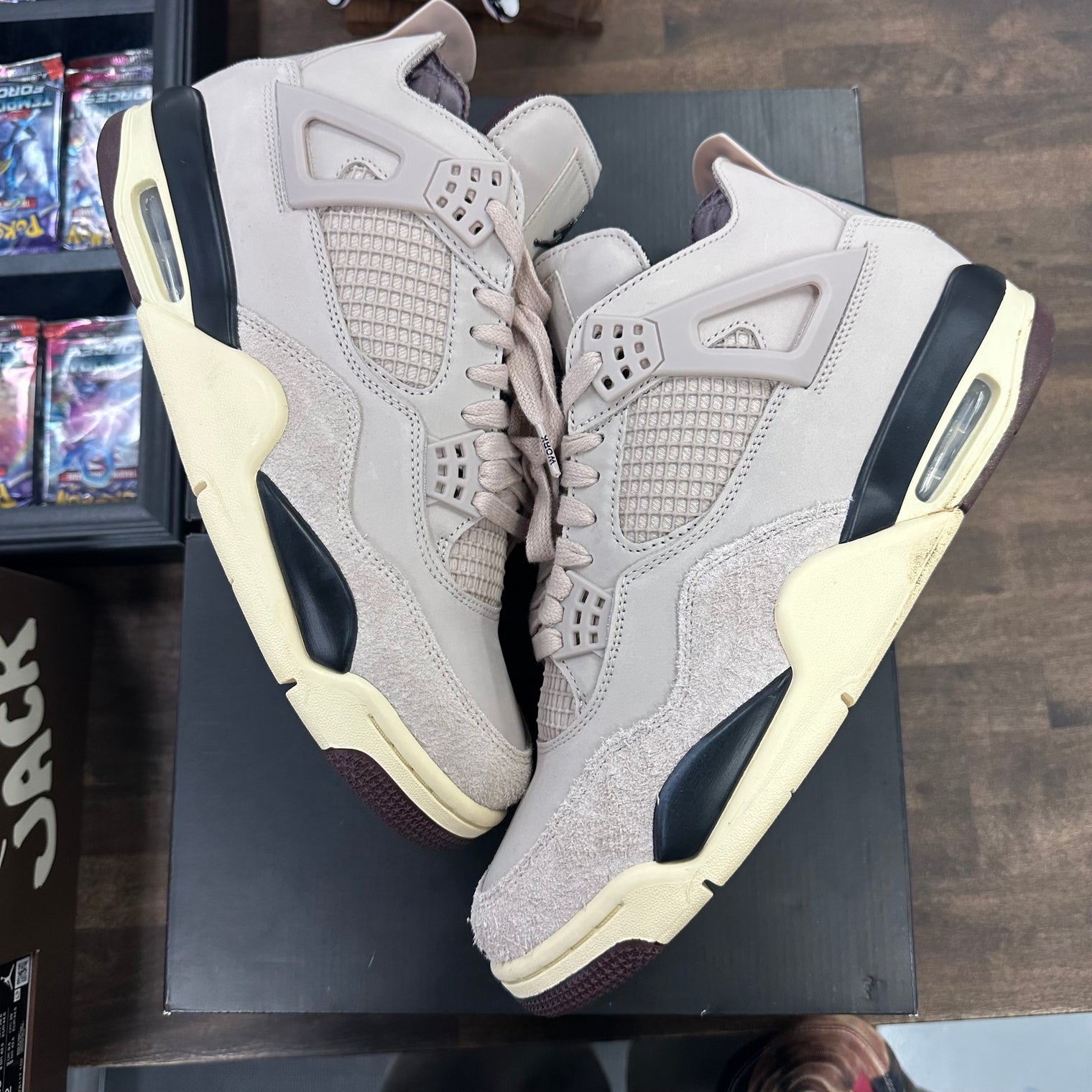 (W) WYWS A Ma Maniere Jordan 4 (USED)