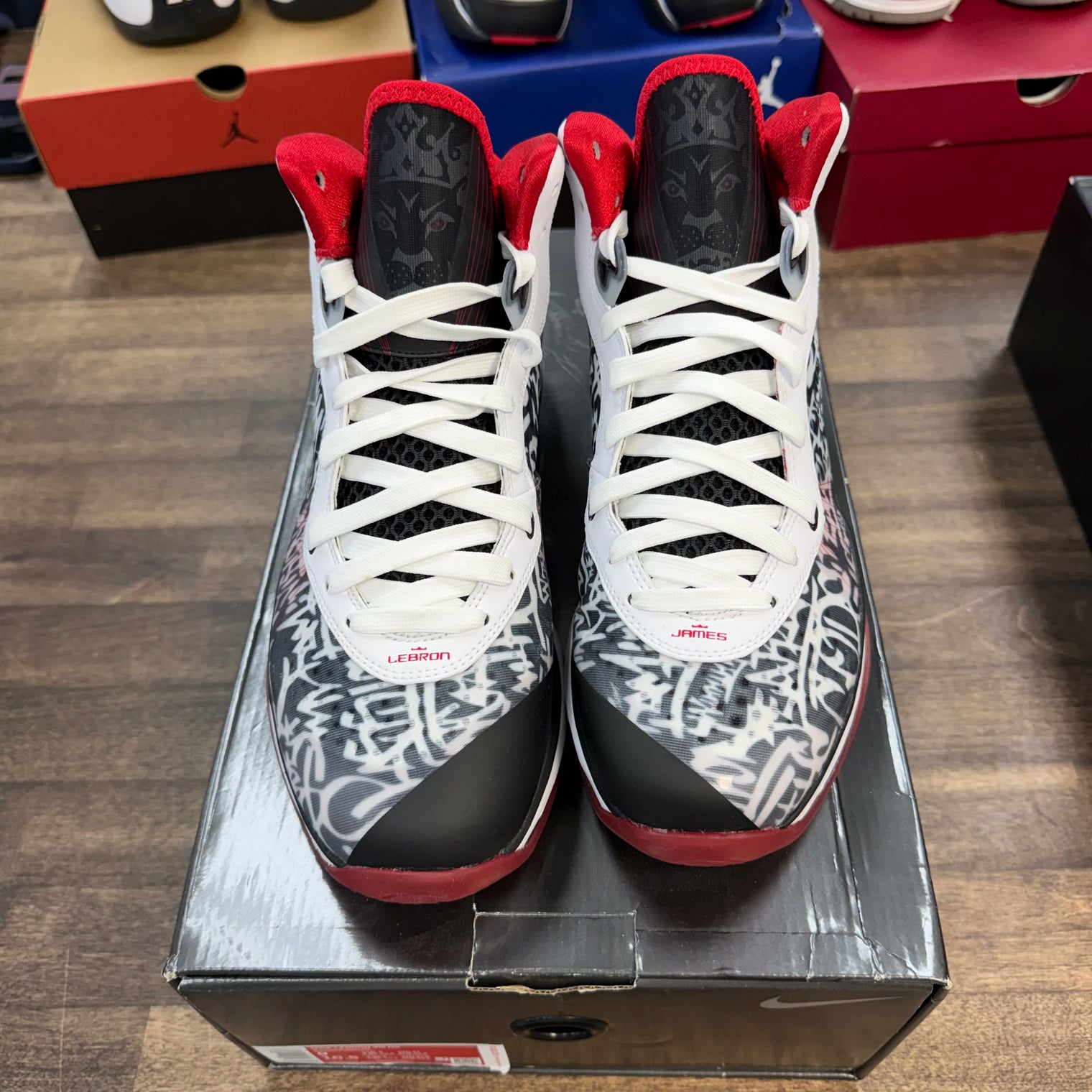 Graffiti Nike LeBron 8 (USED)