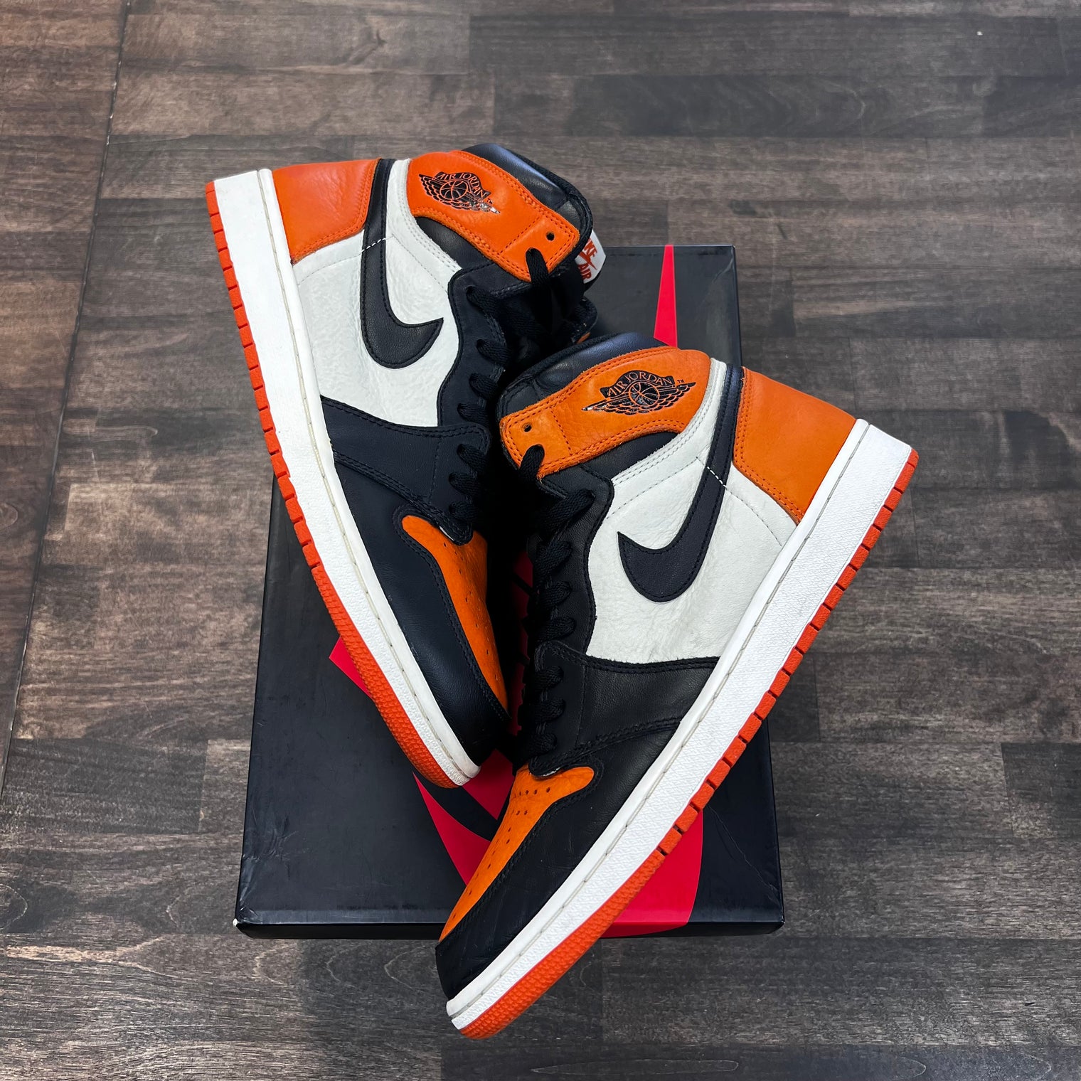 Shattered Backboard Jordan 1 High OG (USED)