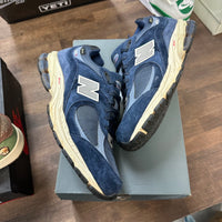 Gore Tex New Balance 2002R Navy (USED)