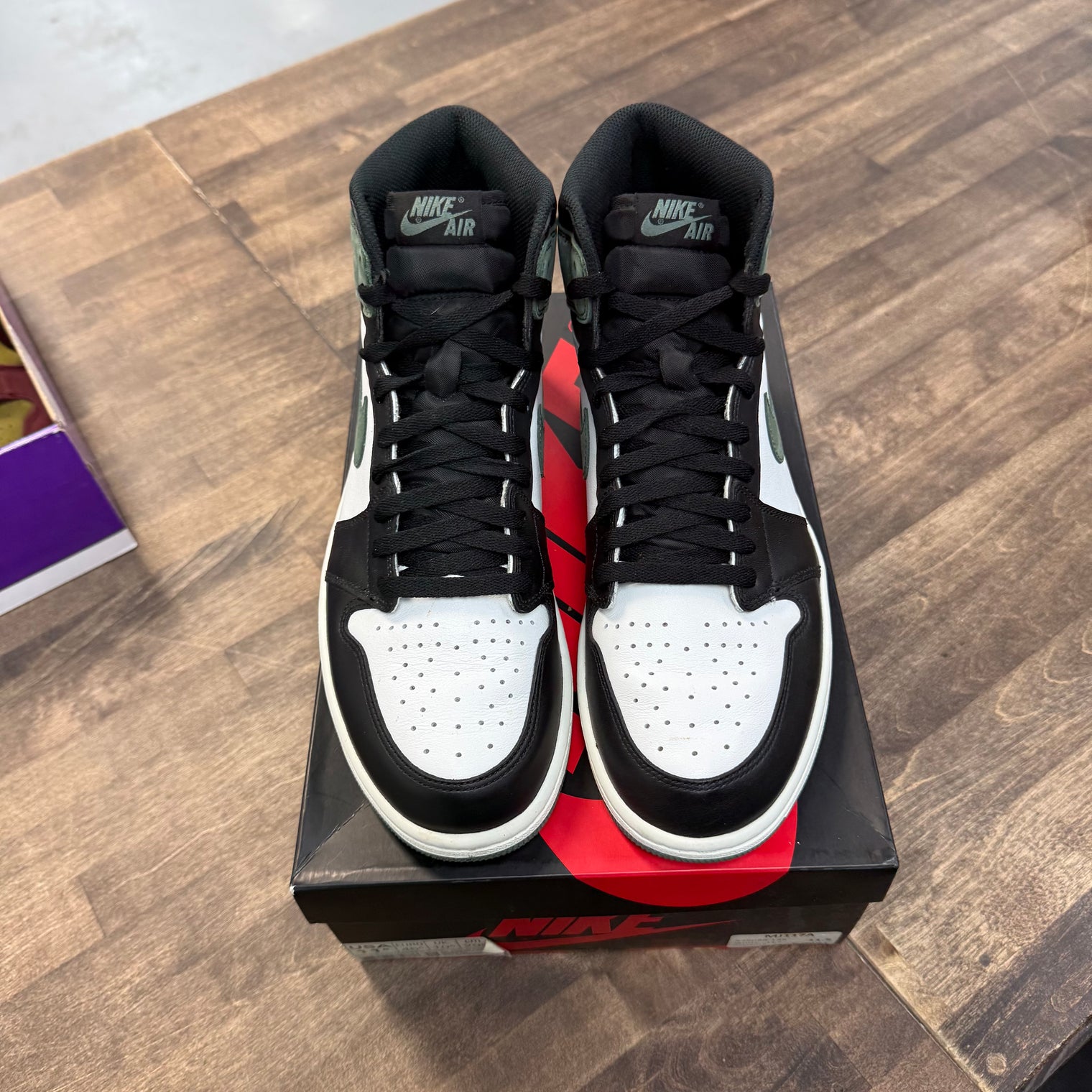 Clay Green Jordan 1 Retro High (USED)