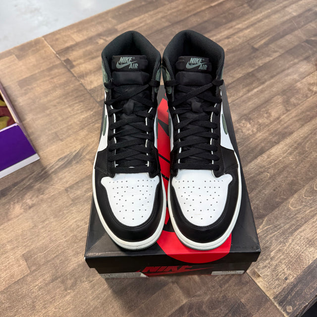 Clay Green Jordan 1 Retro High (USED)