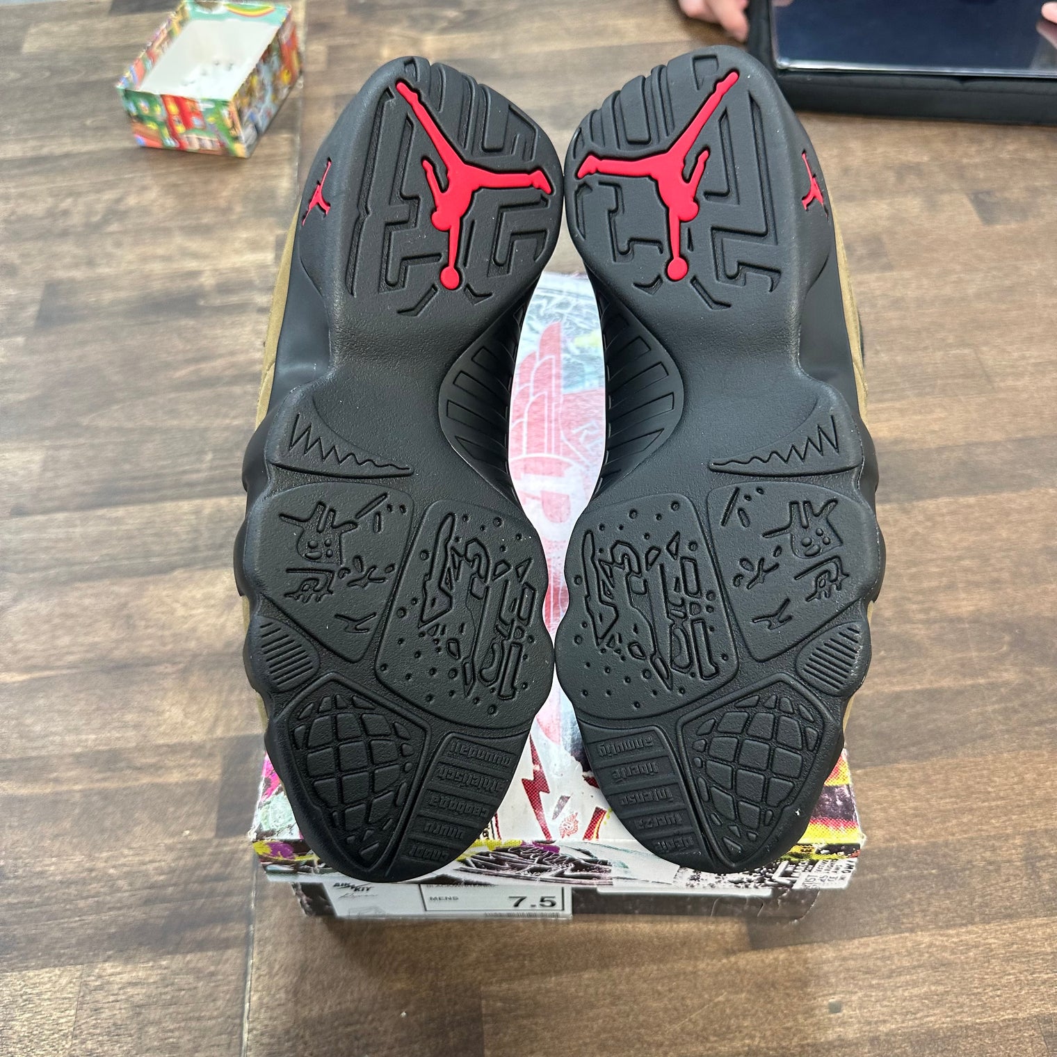 Olive Jordan 9 (2024) (New;No Box)