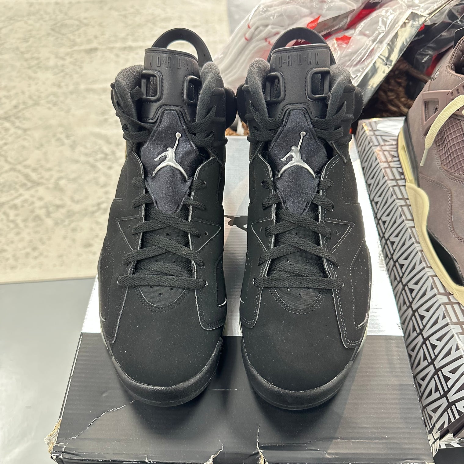 Chrome Jordan 6 (USED)