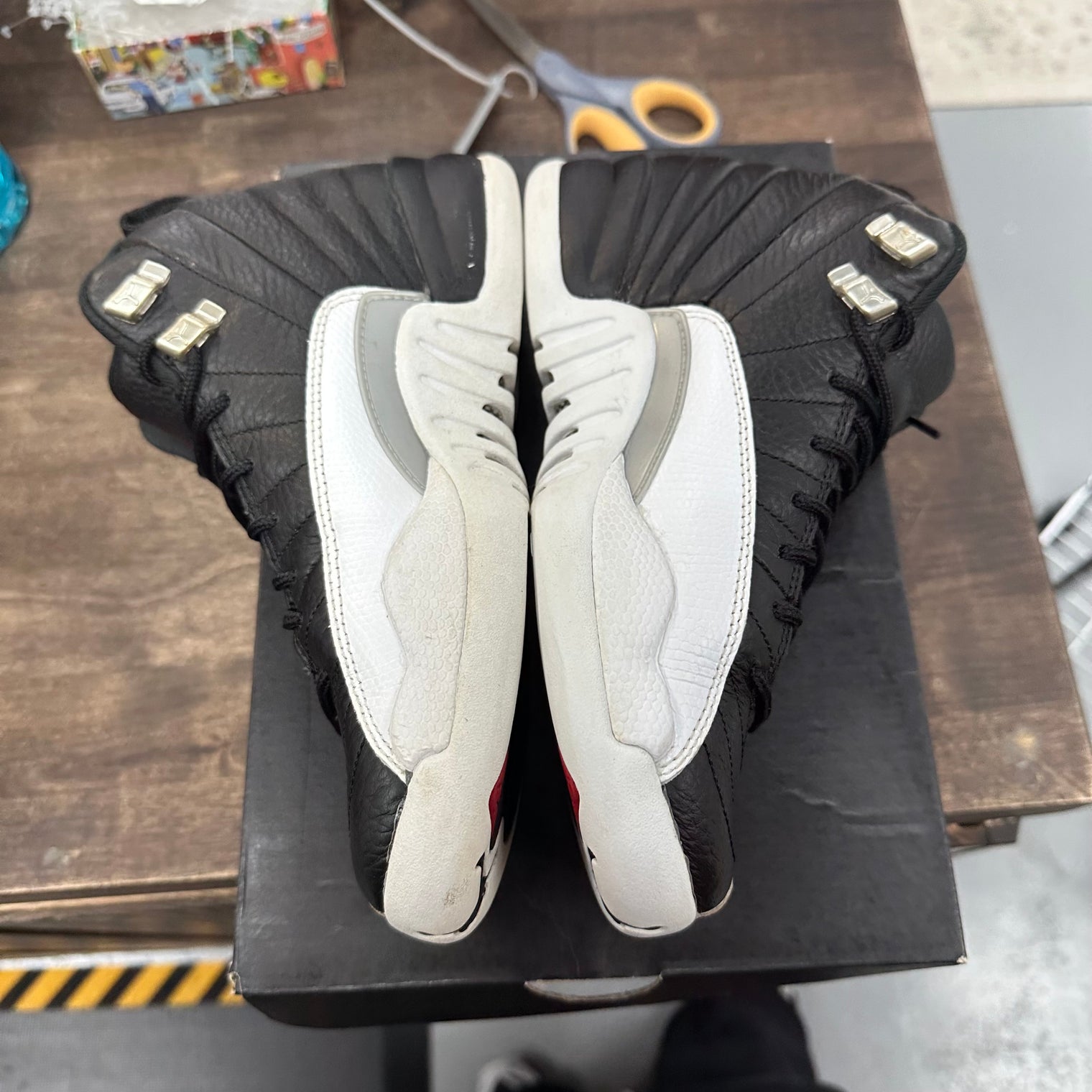 Playoff Jordan 12 Retro (GS) (USED)