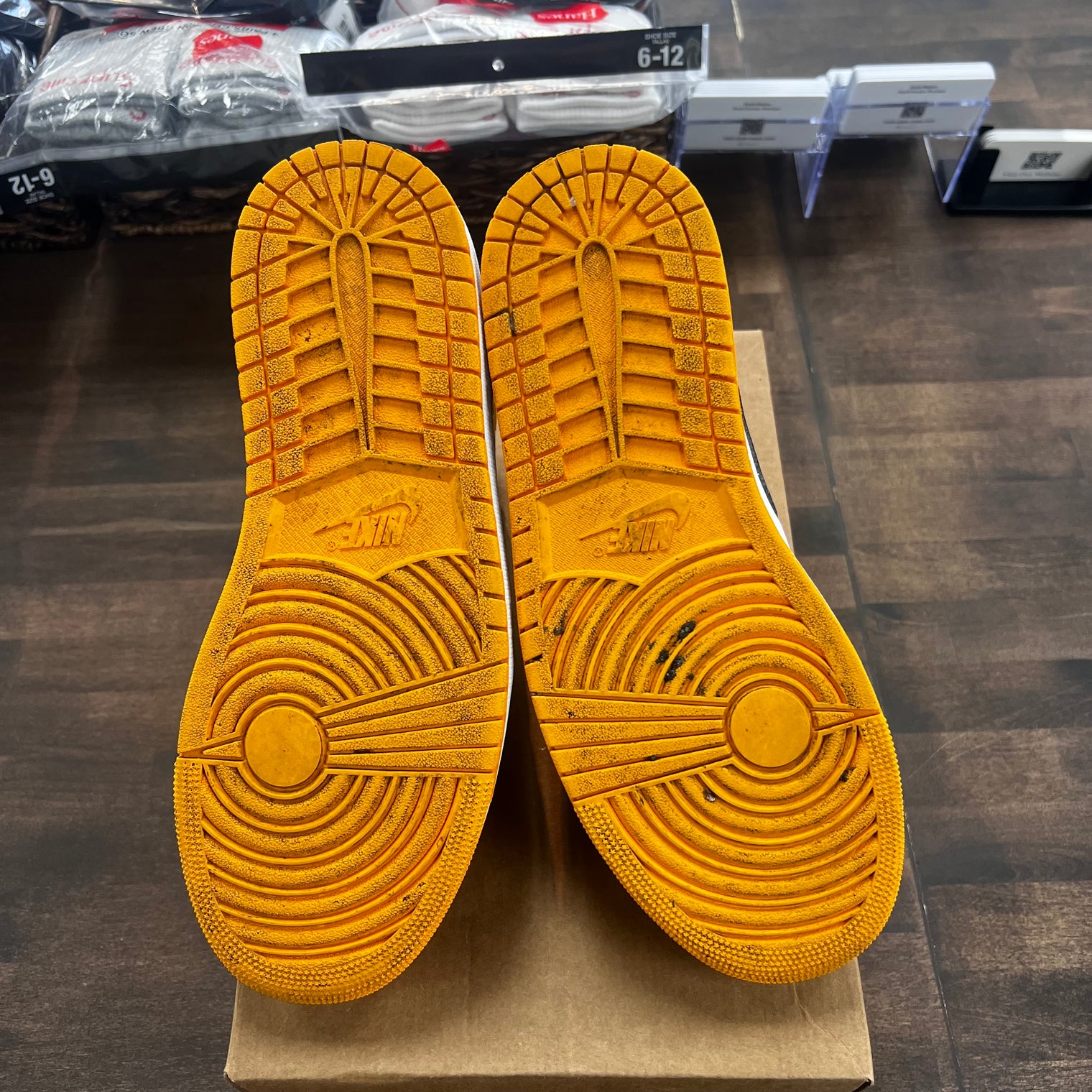 Yellow Toe Jordan 1 Mid (USED, No Box)