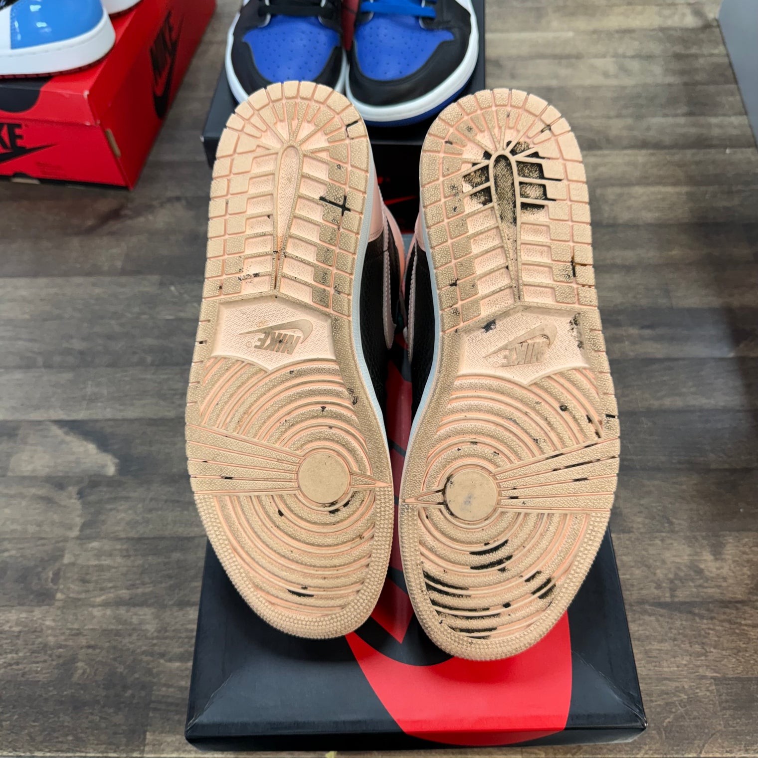 Crimson Tint Jordan 1 High (USED)