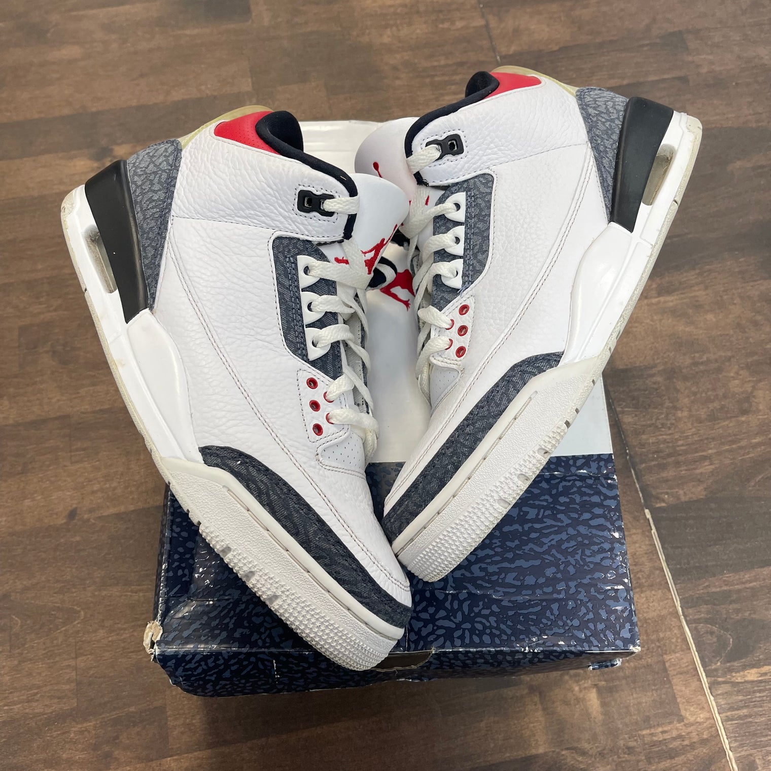 Denim Fire Red Jordan 3 (USED)