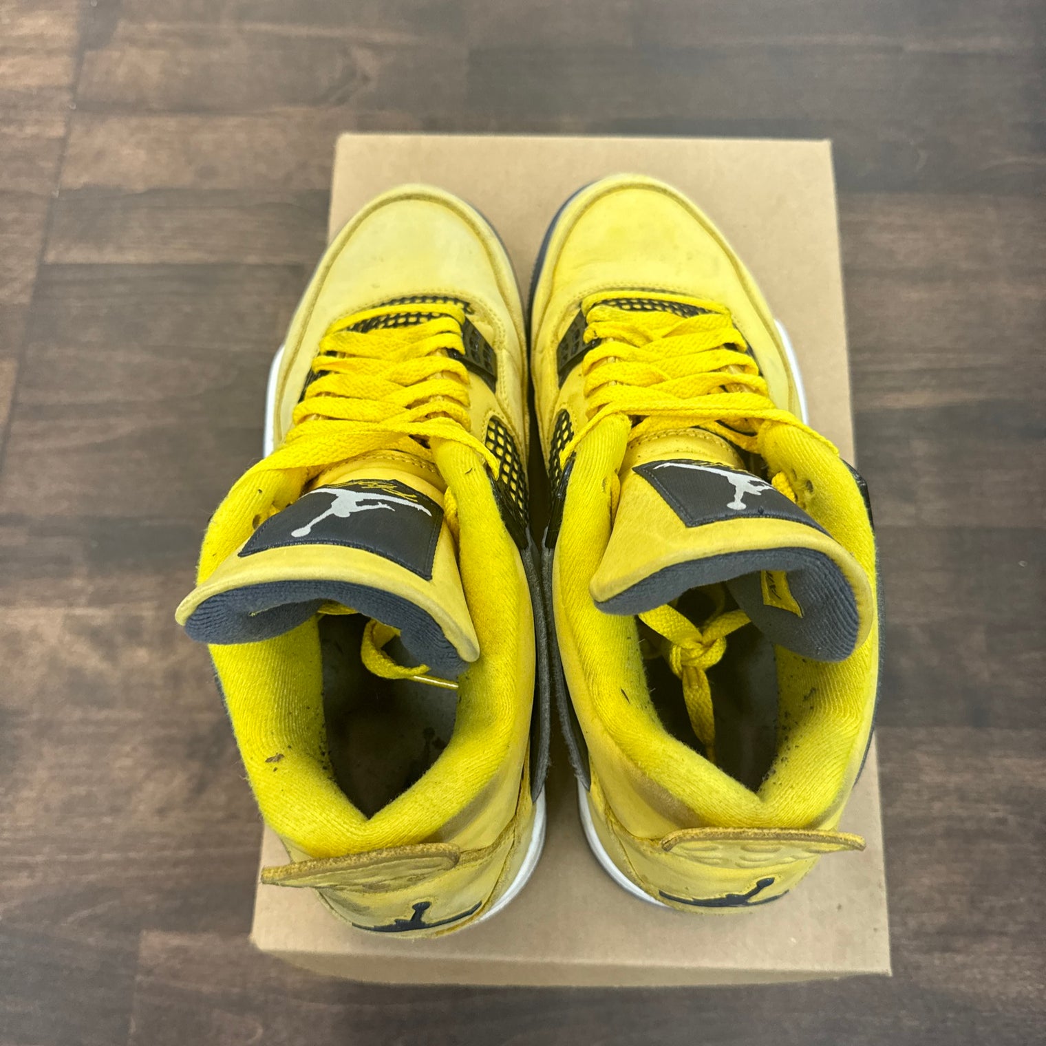 Lightning Jordan 4 Retro (USED, no box)