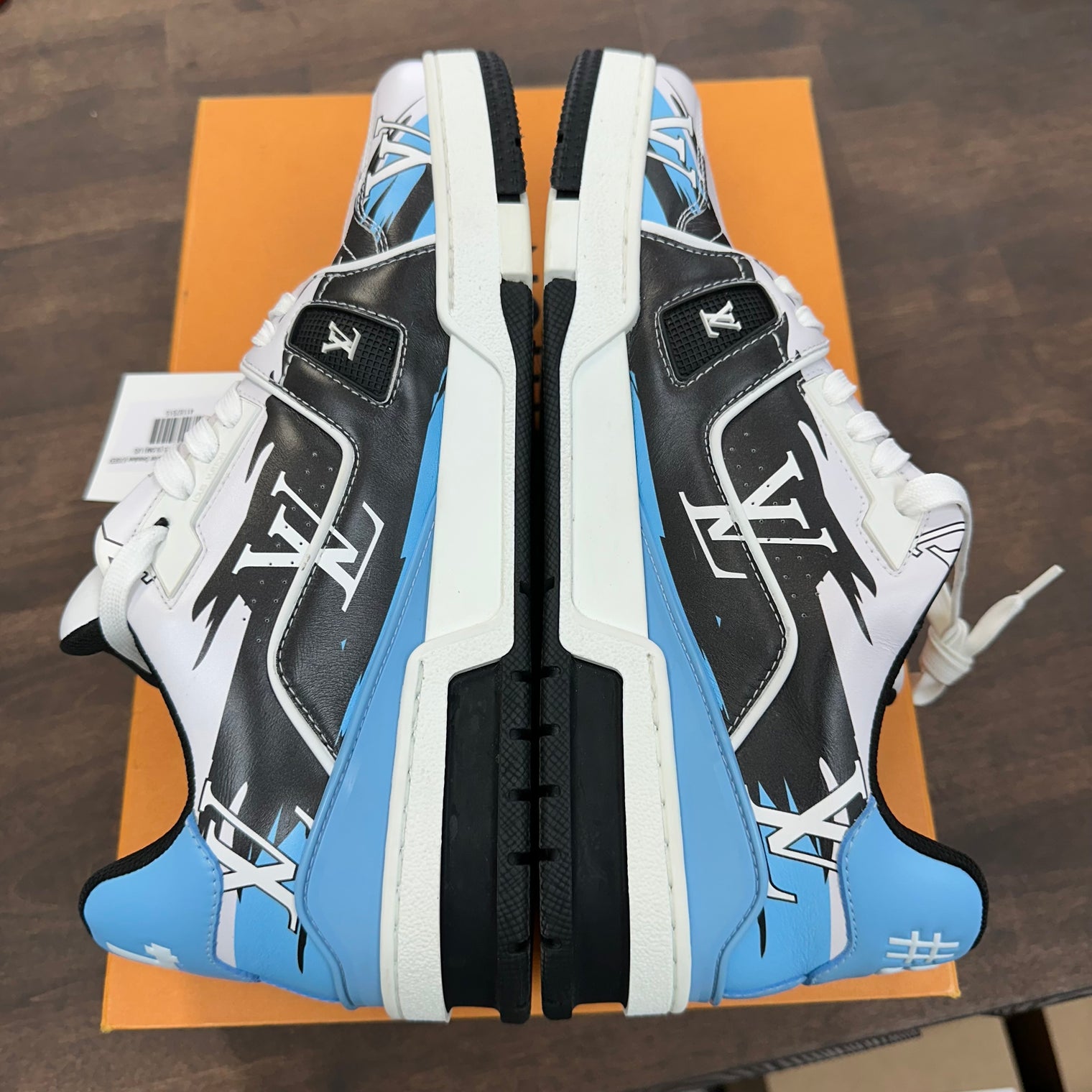 Louis Vuitton White Blue Trainer Sneaker (USED)