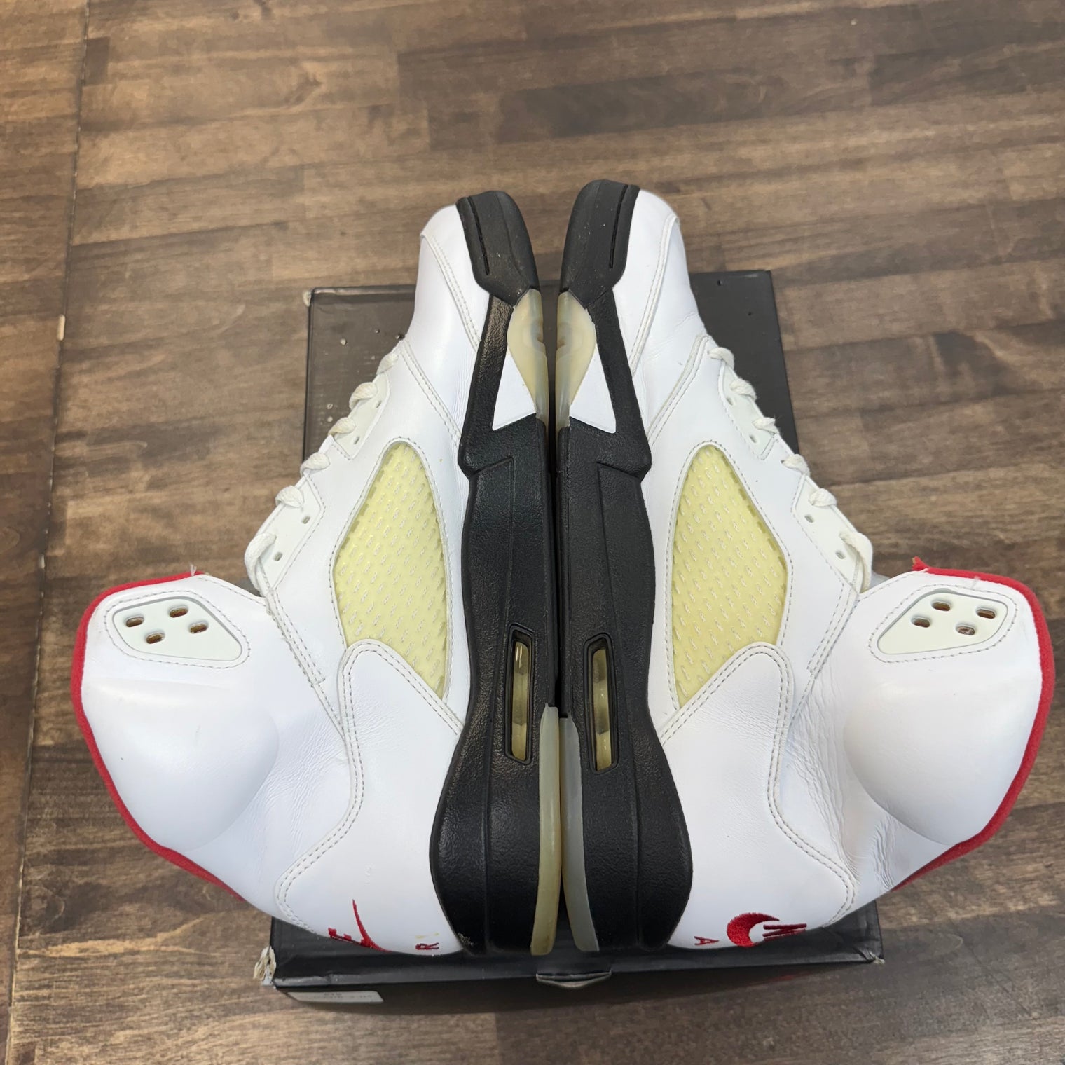 Fire Red Jordan 5 (USED,No Box)