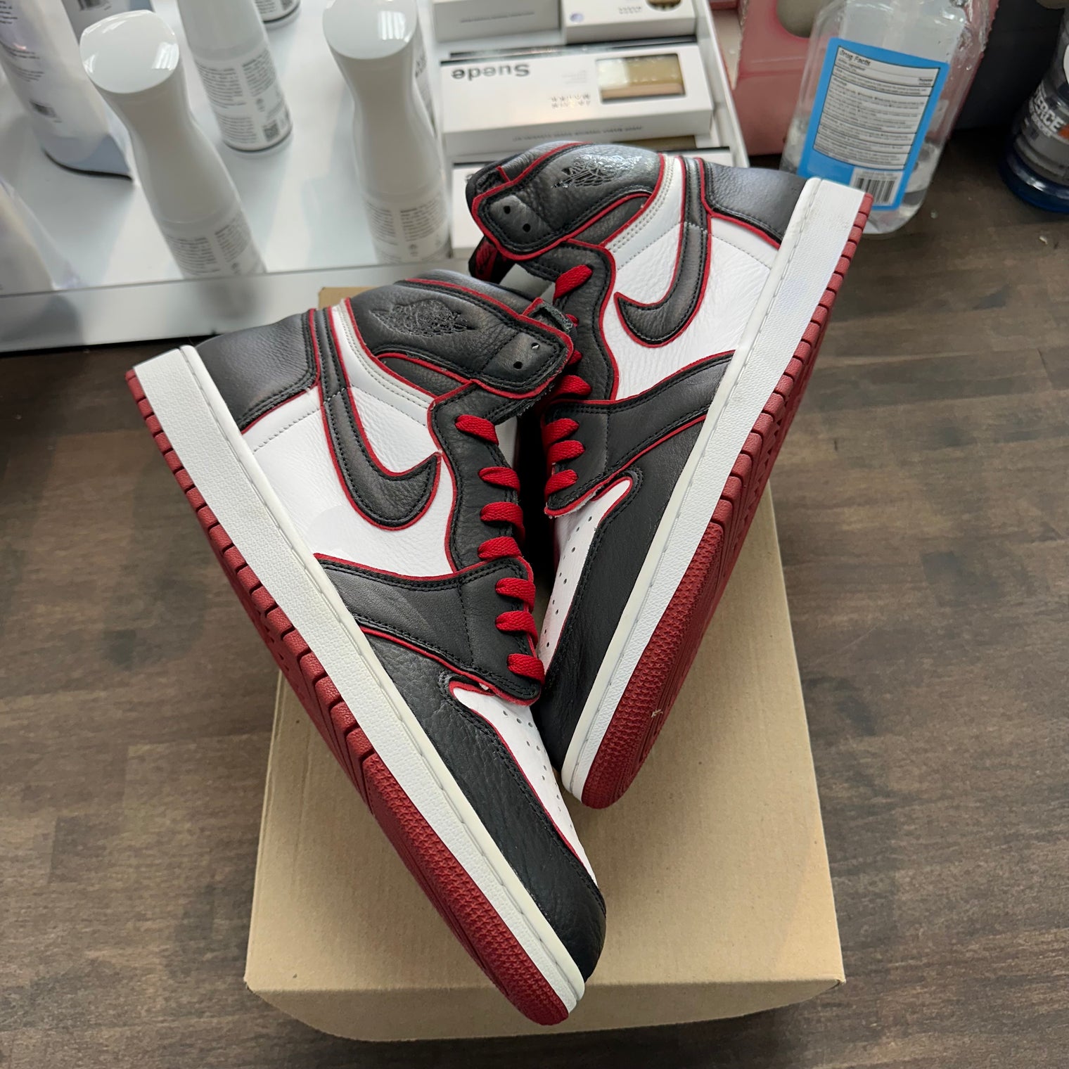 Bloodline Jordan 1 High (USED,No Box)