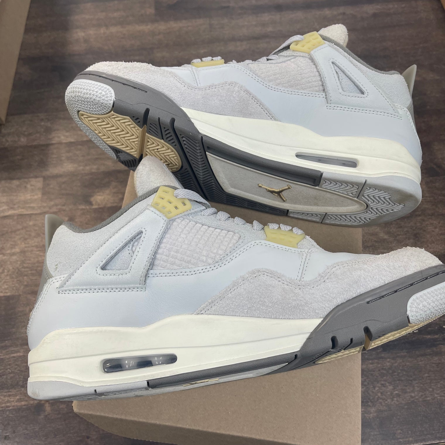 Craft Photon Dust Jordan 4 (USED,No Box)