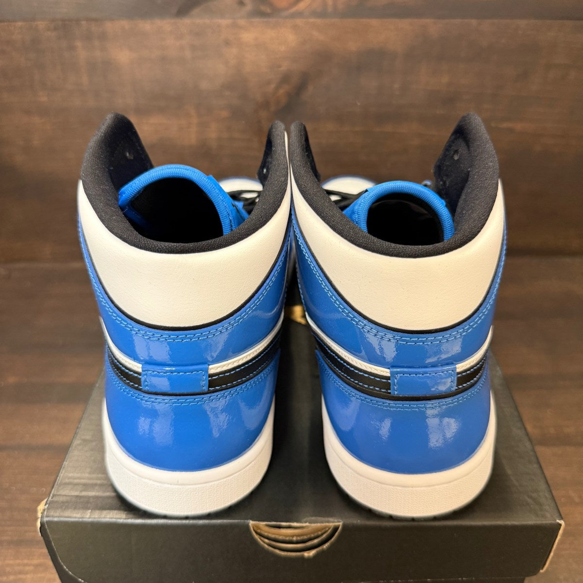 Jordan 1 Mid Signal Blue - Image 3