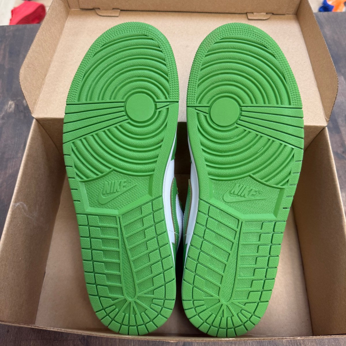 Jordan 1 Low SE Chlorophyll Size 13 (Pre-Owned) - Image 2