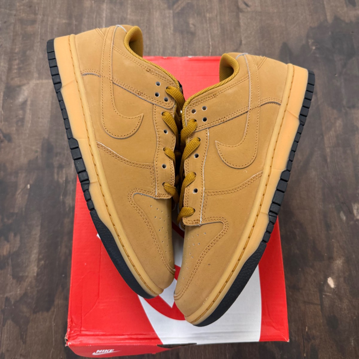 Nike Dunk Low Retro SE Wheat Gum - Image 1