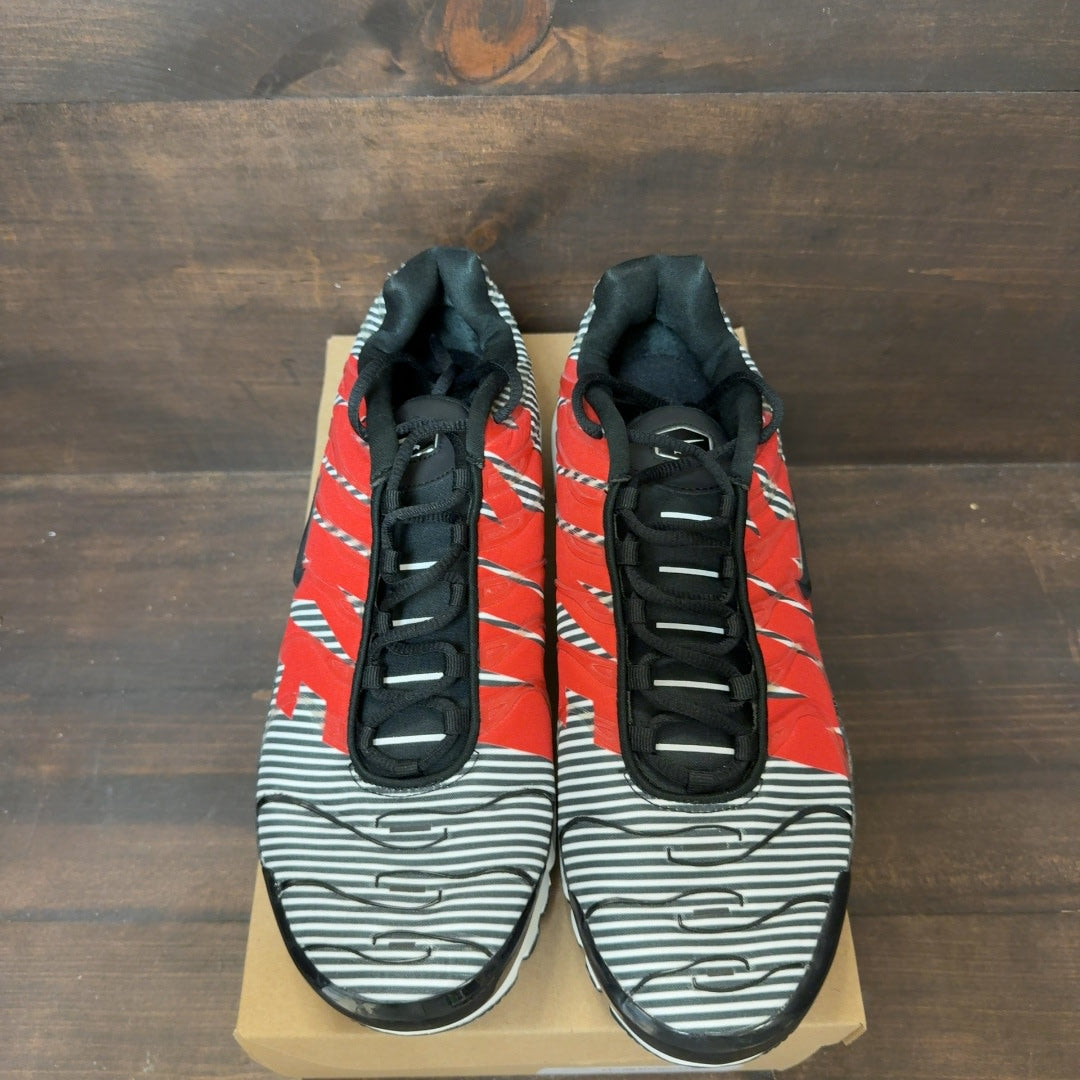 Nike Air Max Plus Striped Black White Size 12 (Pre-Owned) - Image 3