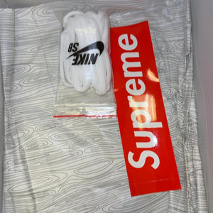 Nike SB Dunk Low Supreme Jewel Swoosh Gold Size 12 (Pre-Owned) - aux