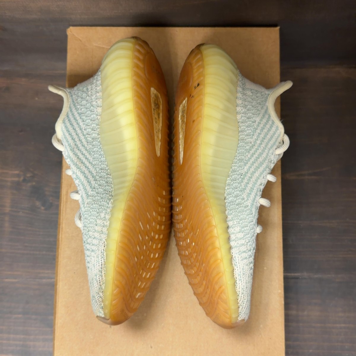 adidas Yeezy Boost 350 V2 Citrin (Non-Reflective) Size 4 (Pre-Owned) - Image 4