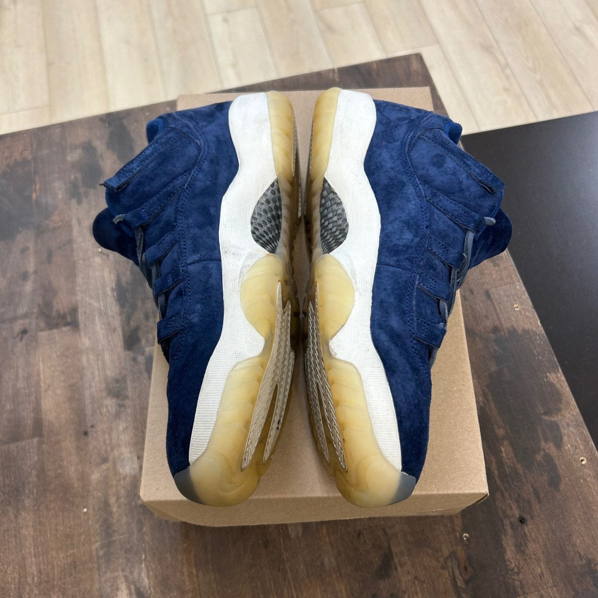 Jordan 11 Retro Low Derek Jeter RE2PECT Size 11 (Pre-Owned) - Image 3
