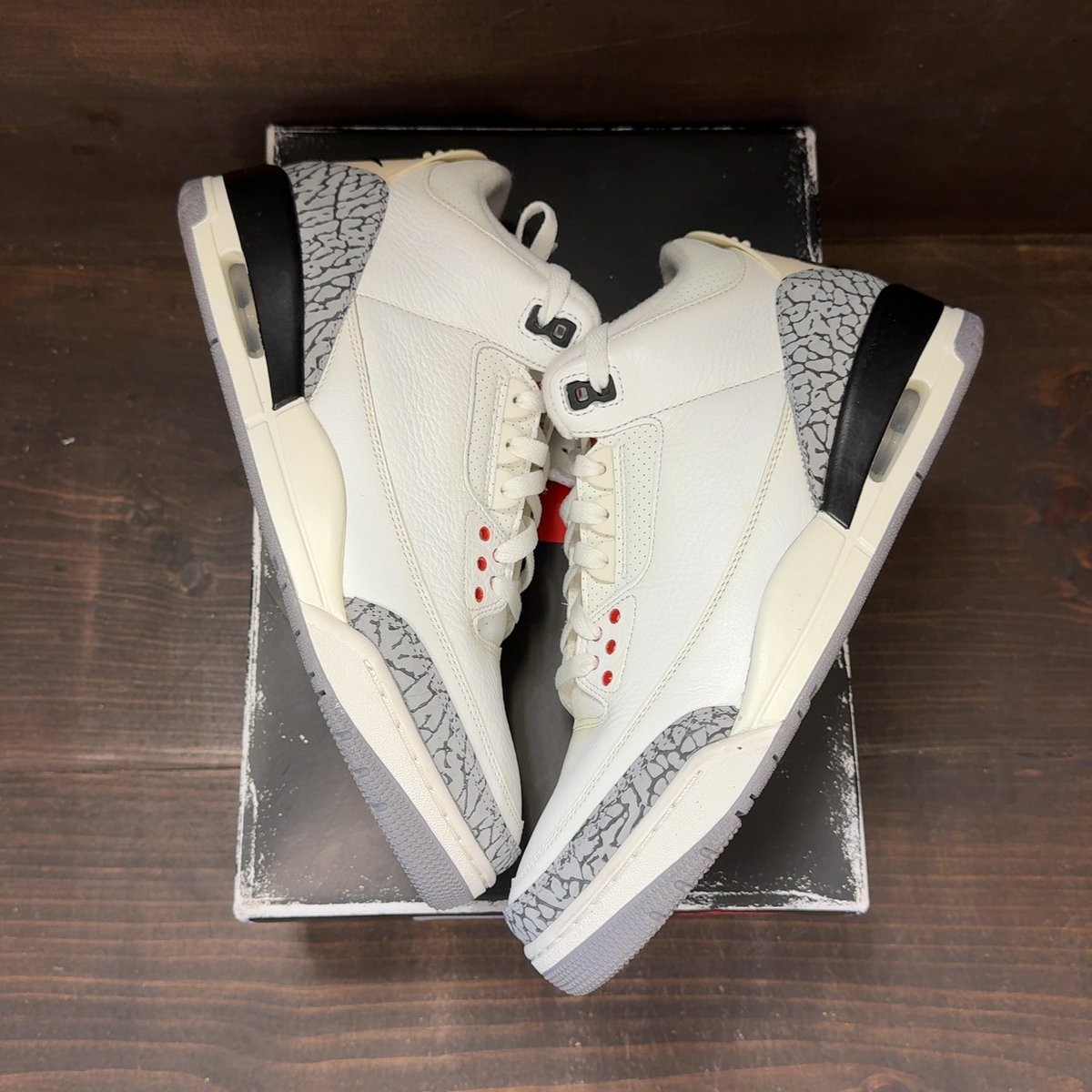 Jordan 3 Retro White Cement Reimagined Size 10 (Pre-Owned) - back