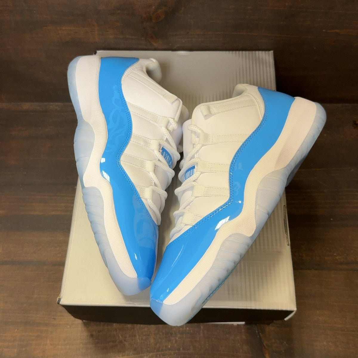 Jordan 11 Retro Low University Blue (2026) Size 10 (Pre-Owned) - Image 2