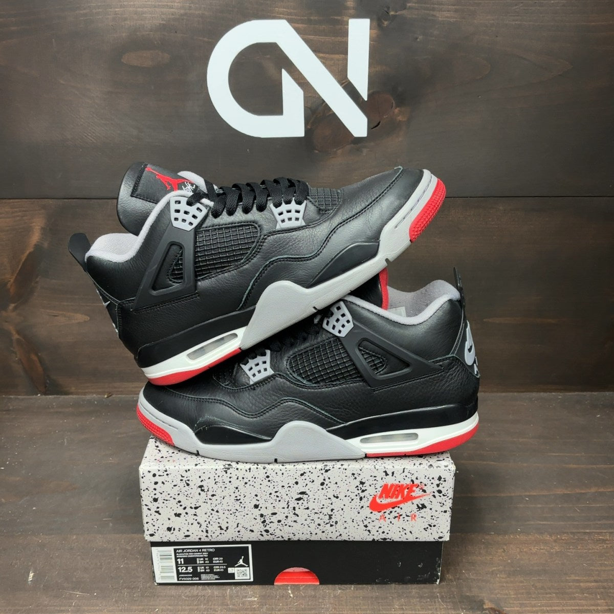 Jordan 4 Retro Bred Reimagined Size 11 (Pre-Owned)