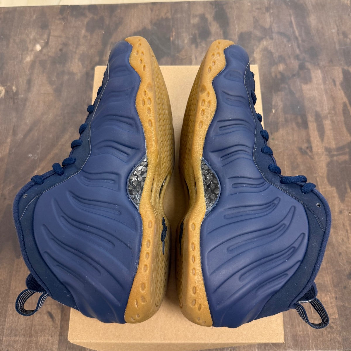 Nike Air Foamposite One Navy Gum Size 9.5 (Pre-Owned) - Image 4