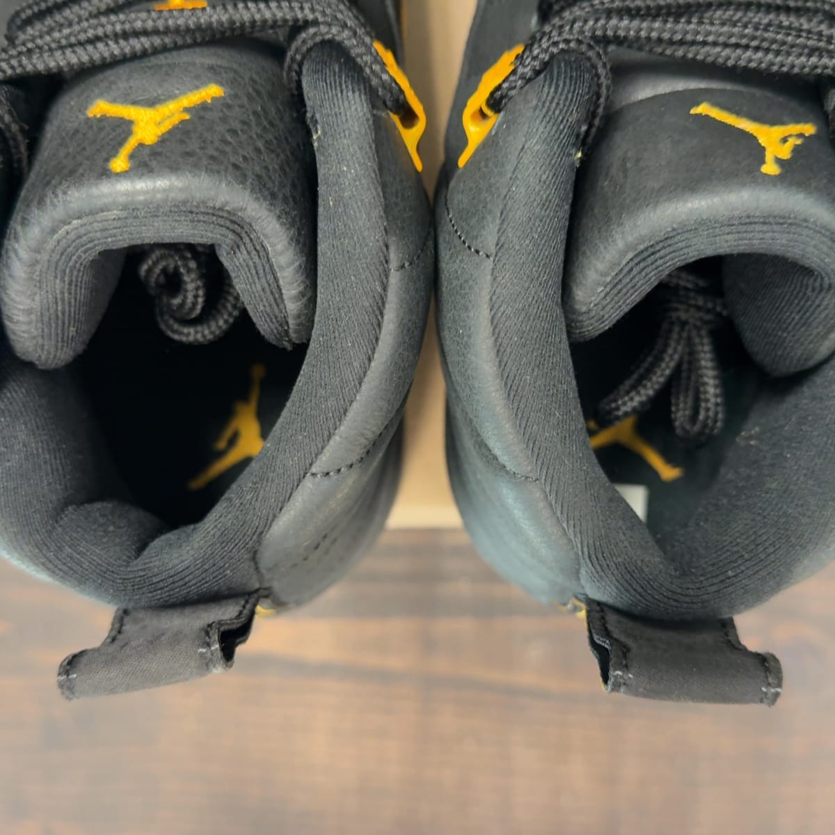 Jordan 12 Retro Black Taxi Size 13 (Pre-Owned) - aux