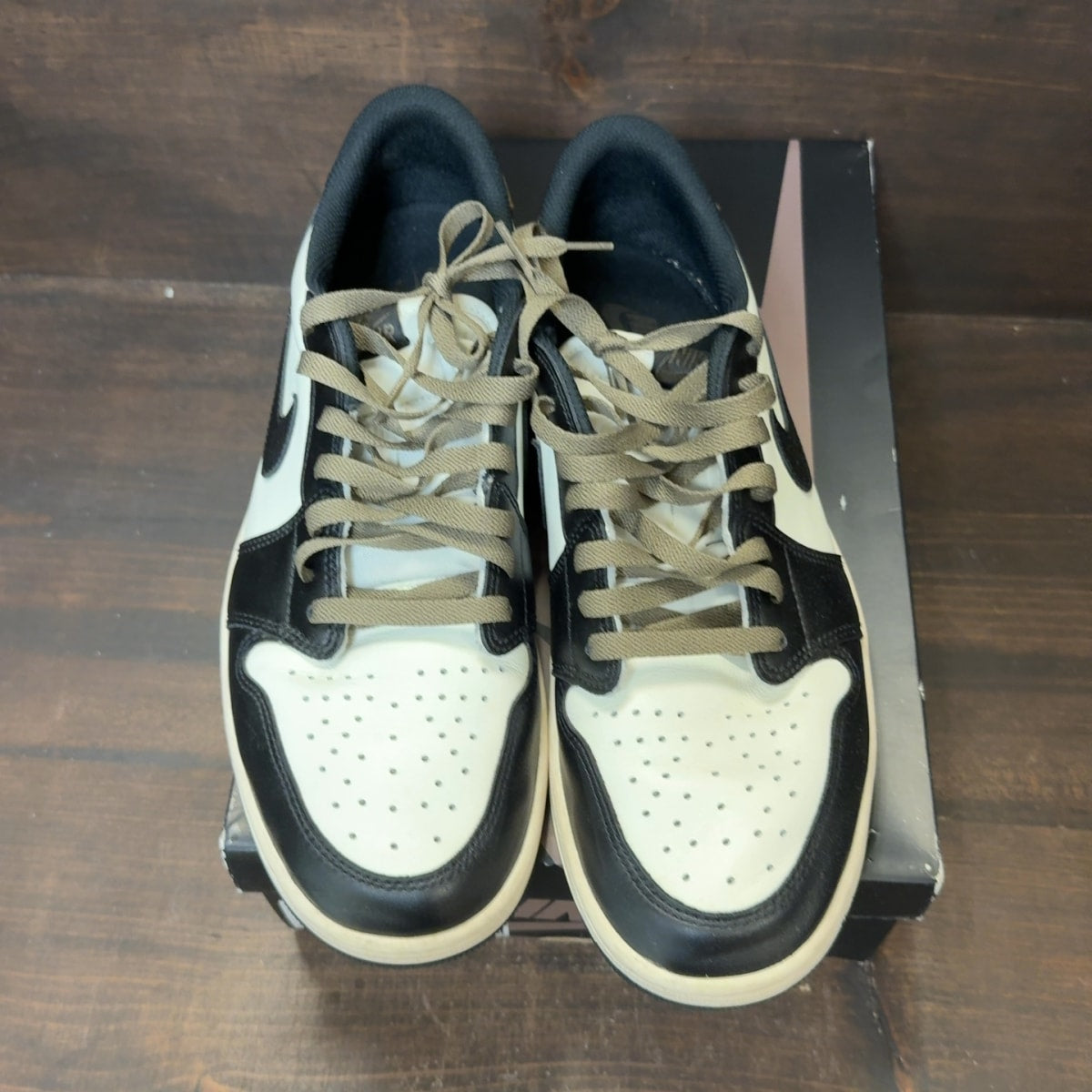 Jordan 1 Retro Low OG Mocha Size 12 (Pre-Owned)