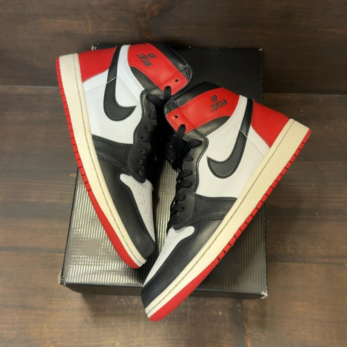 Jordan 1 Retro High OG Black Toe Reimagined Size 8.5 (Pre-Owned) - Image 2