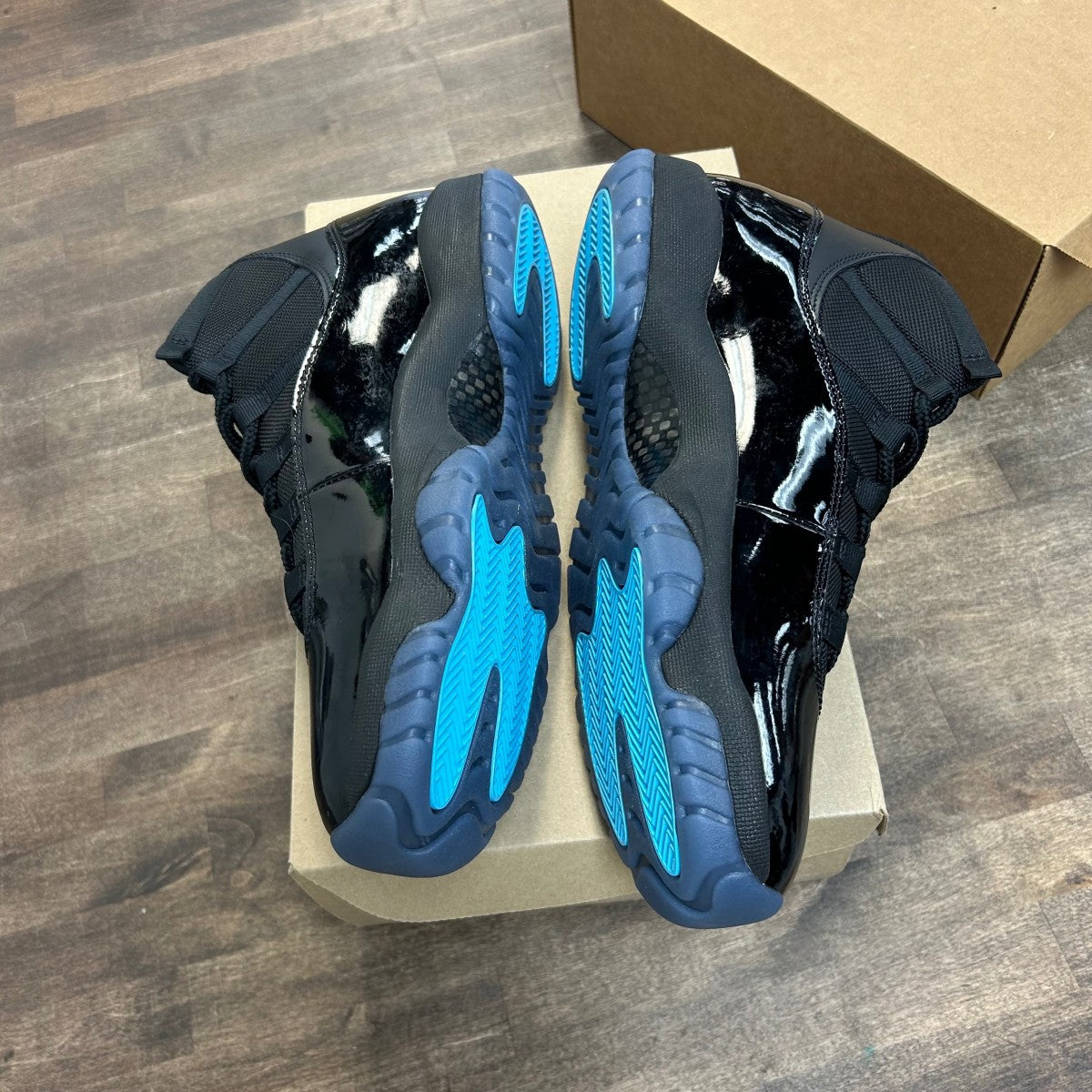 Jordan 11 Retro Gamma Blue (2025) Size 11 (Pre-Owned) - Image 3