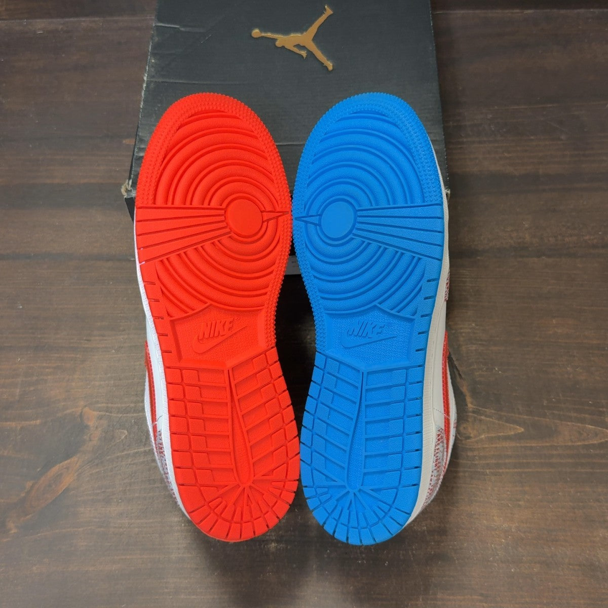 Jordan 1 Low SE Take Flight (GS) - Image 8