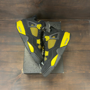 Jordan 4 Retro Thunder (2023) - Image 2