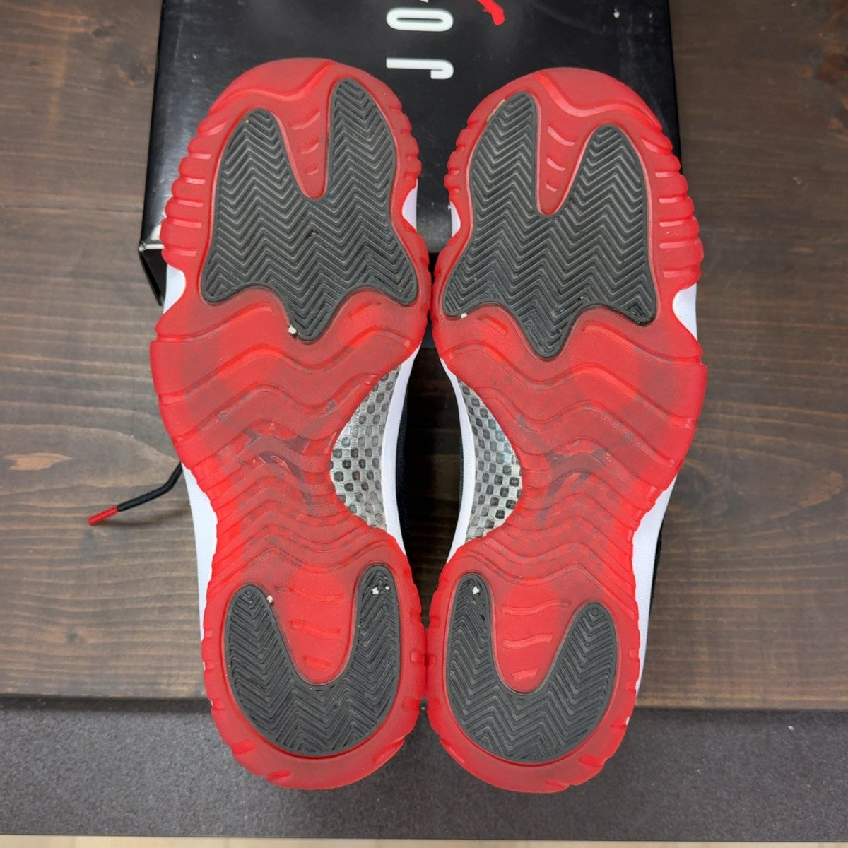 Jordan 11 Retro Bred Velvet (Women's) - Image 8