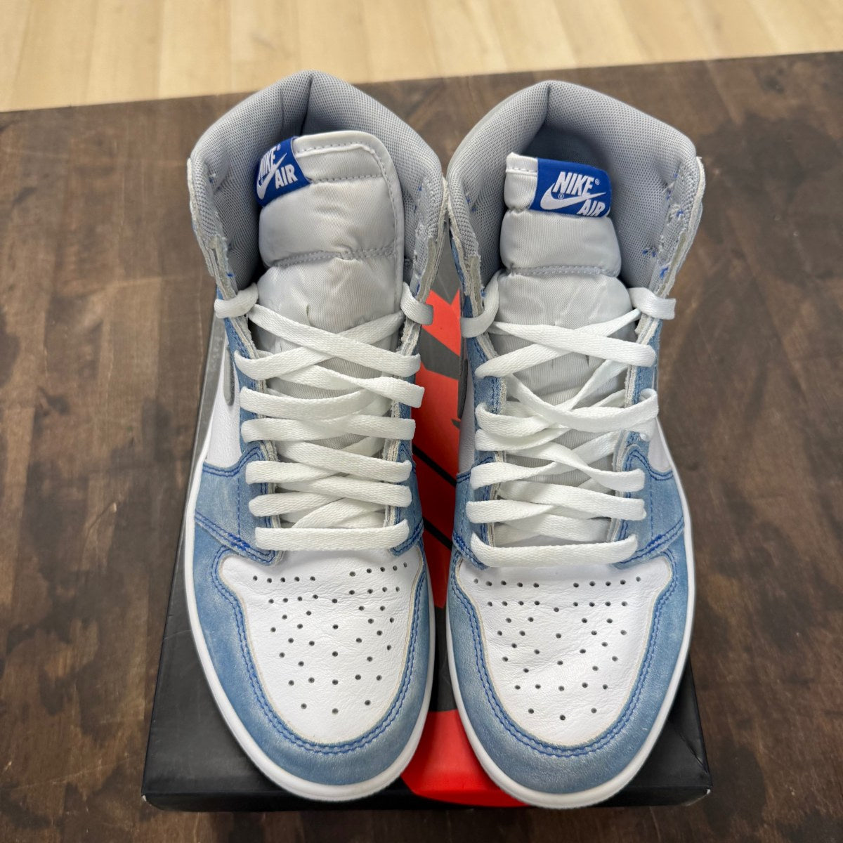 Jordan 1 Retro High OG Hyper Royal - Image 2