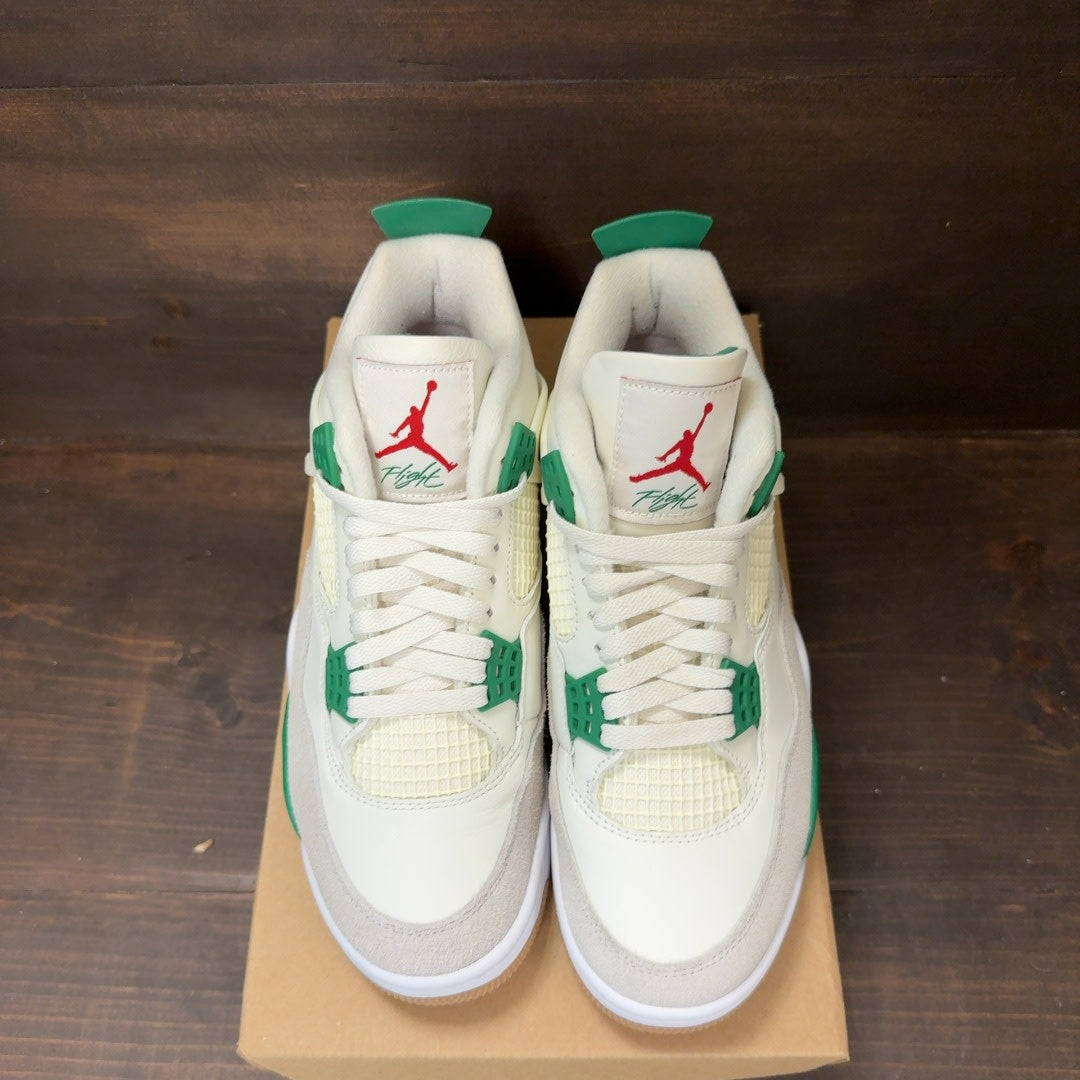 Jordan 4 Retro SB Pine Green Size 8.5 (Pre-Owned) - Image 3