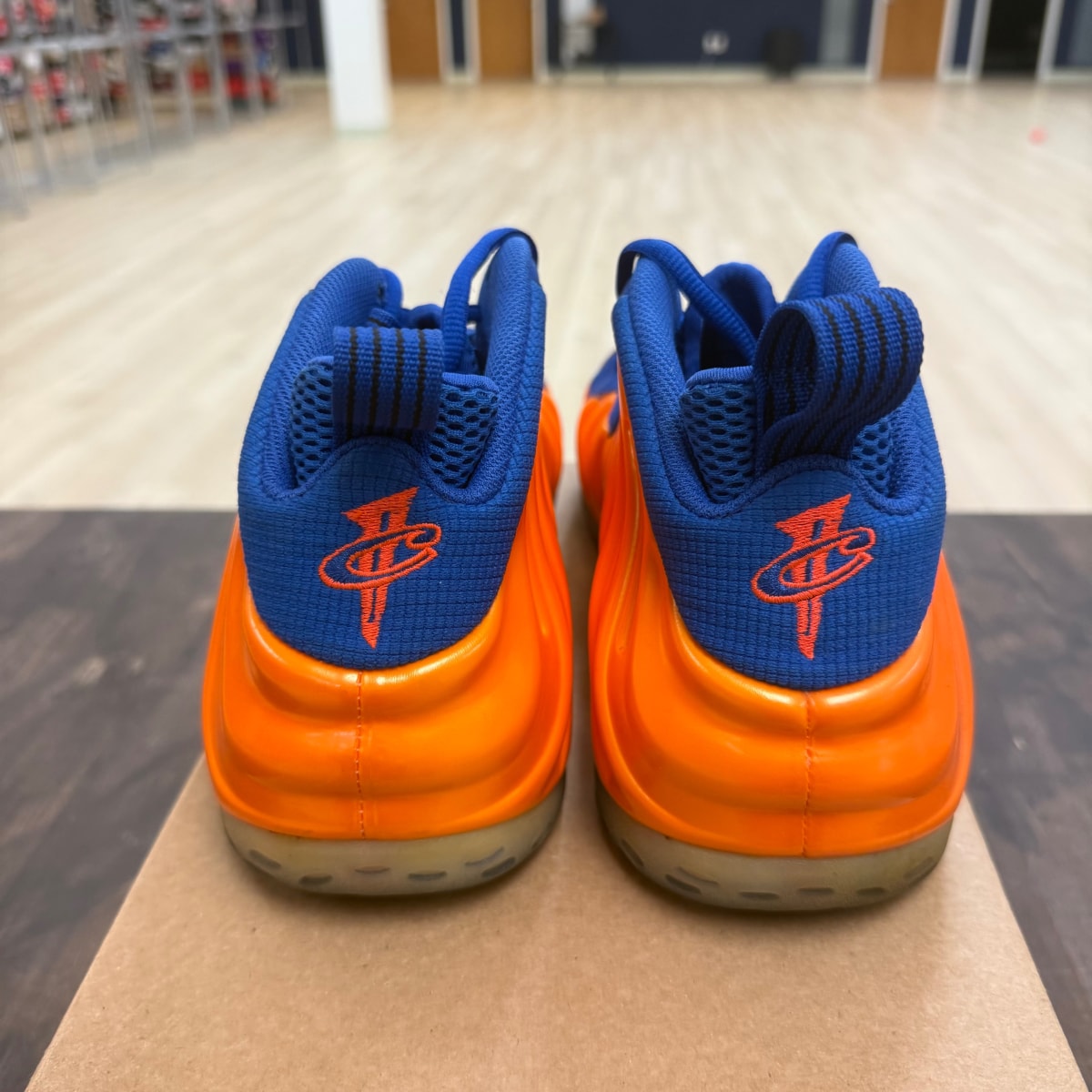 Nike Air Foamposite One Knicks Size 13 (Pre-Owned) - Image 4