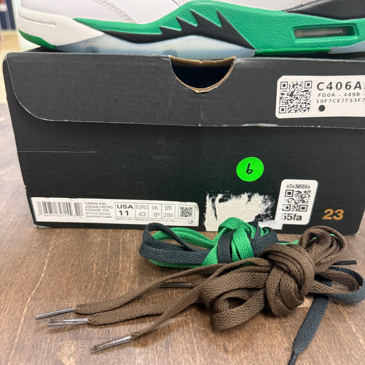 Jordan 5 Retro Lucky Green (Women's) Size 11W (Pre-Owned) - Image 4