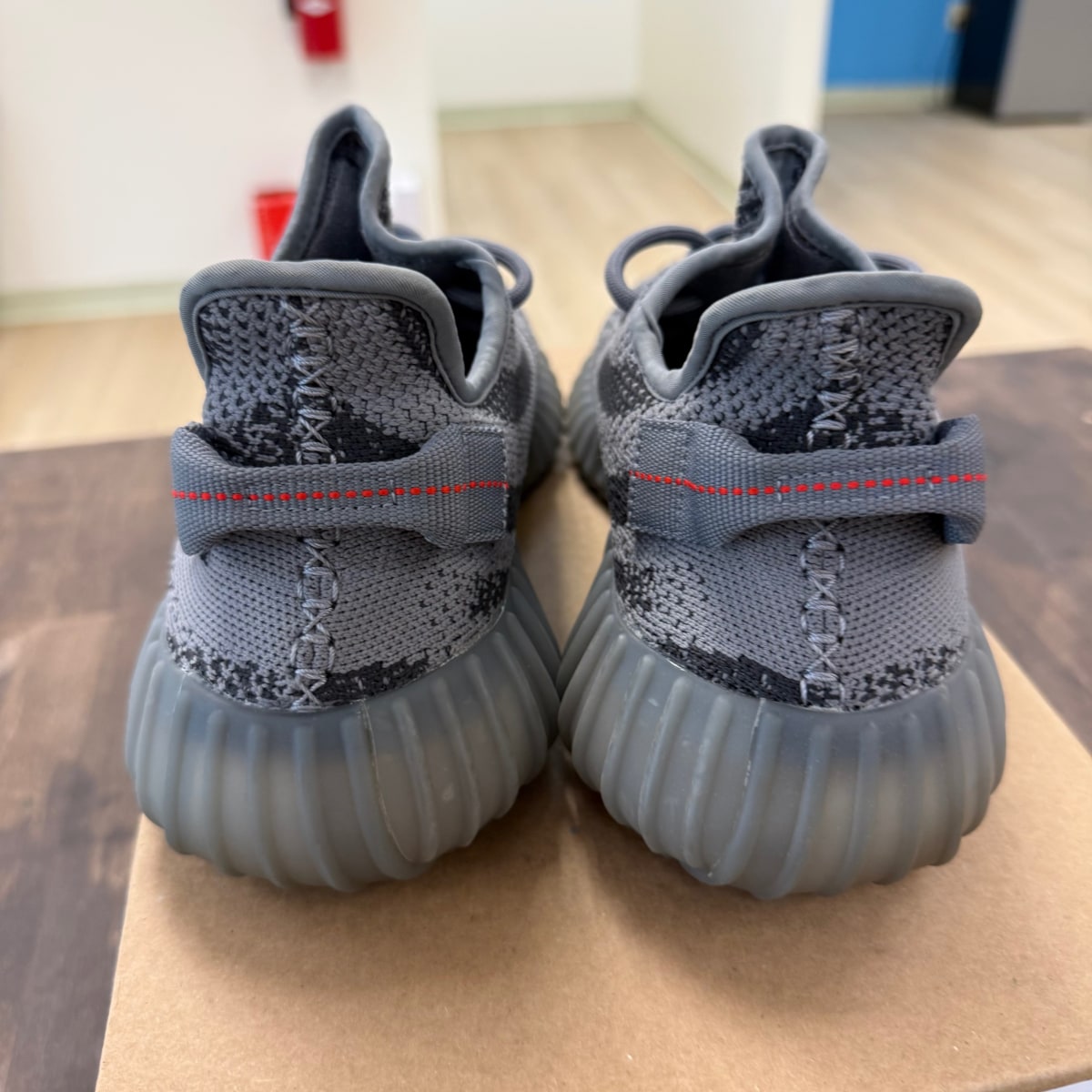 adidas Yeezy Boost 350 V2 Beluga 2.0 Size 9 (Pre-Owned) - Image 3
