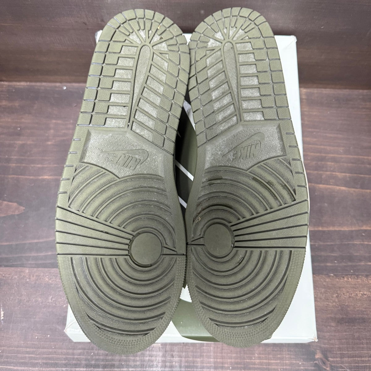 Jordan 1 Retro Low OG SP Travis Scott Olive (Women's) - Image 6